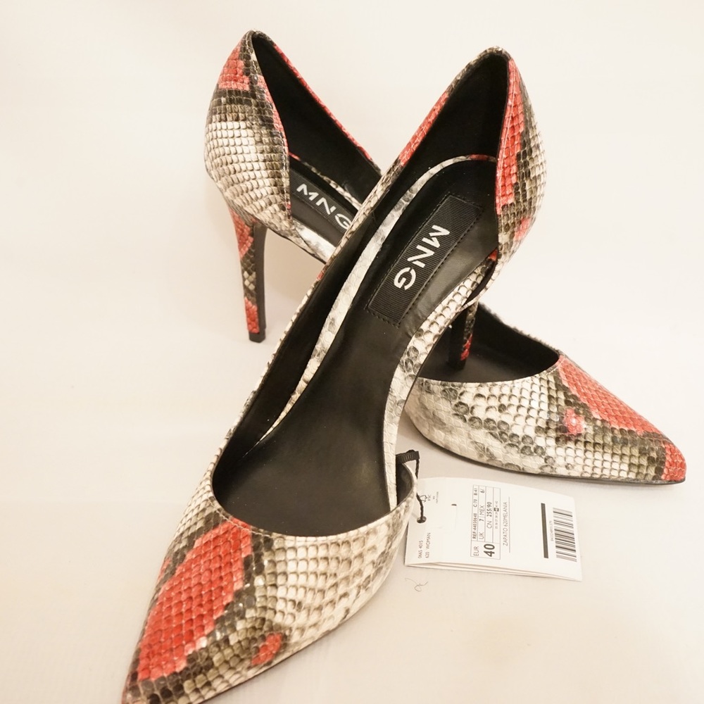 Croc style red and white pumps